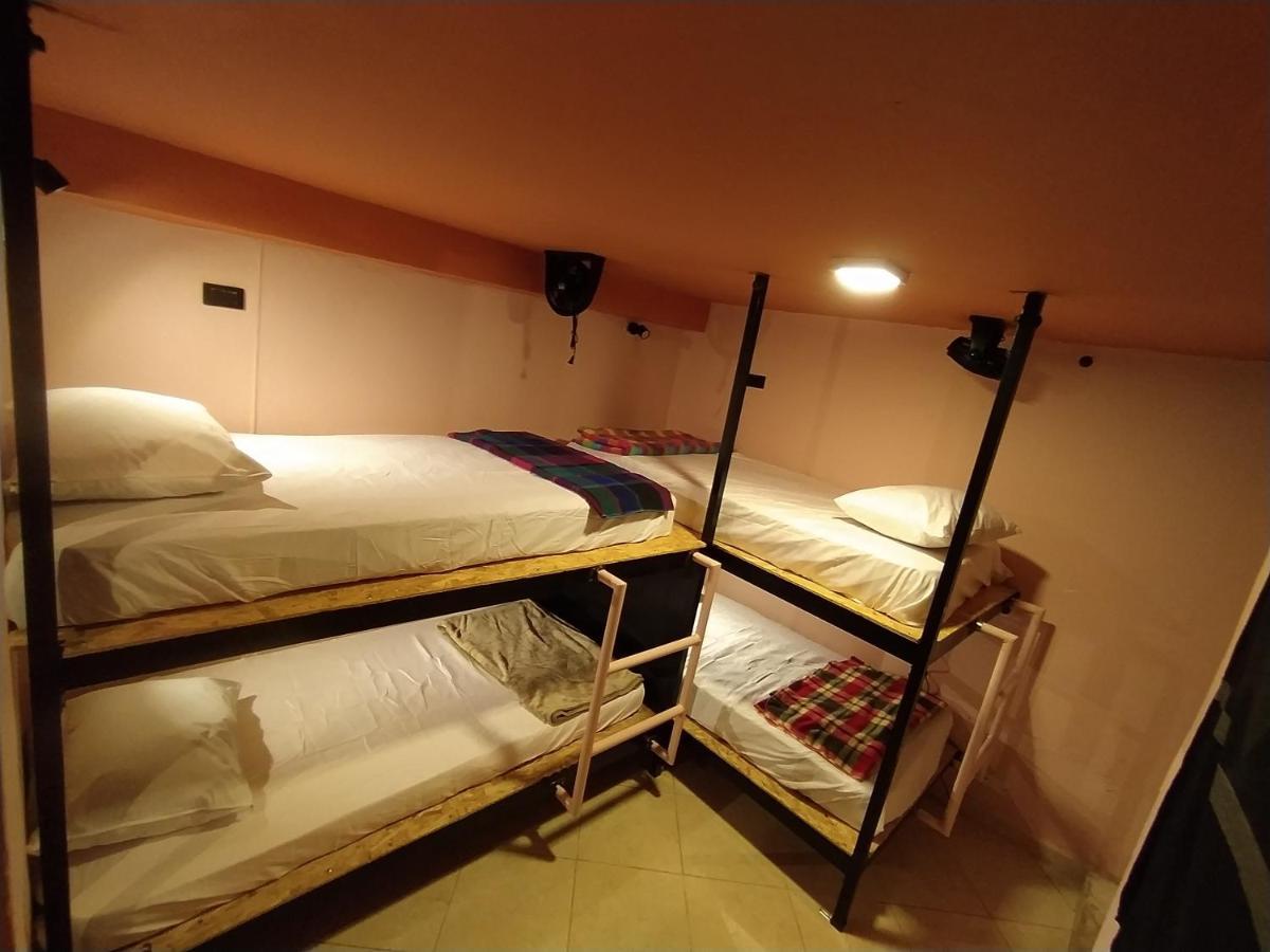 Casa Primavera Hostal 메딜린 외부 사진