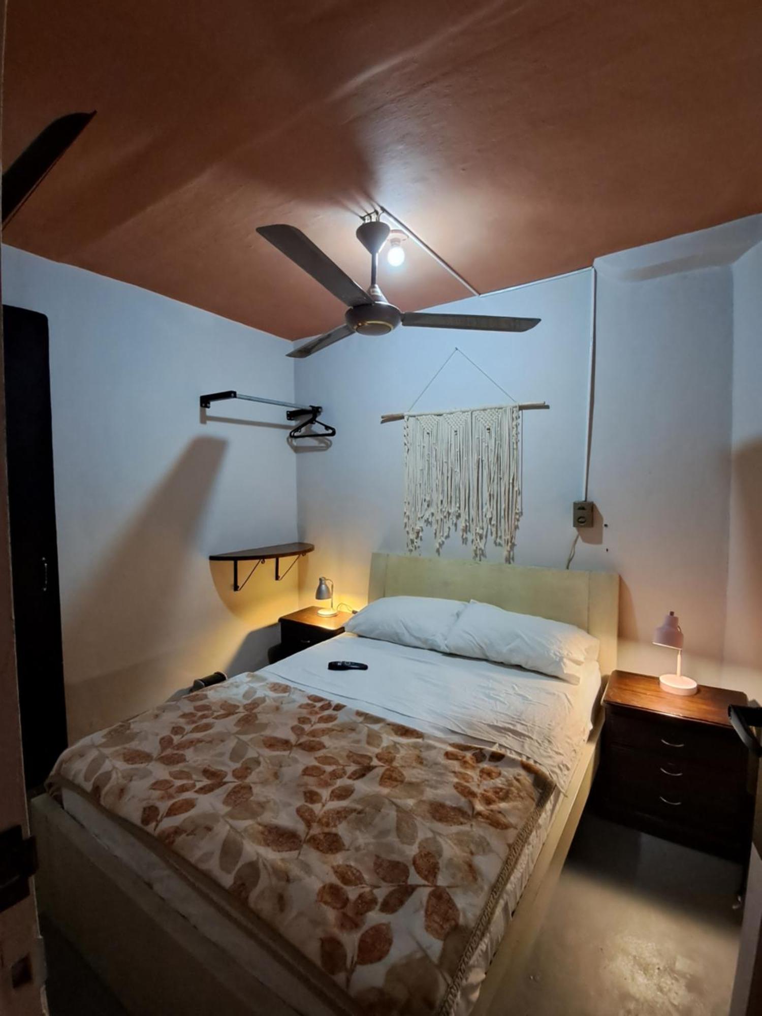 Casa Primavera Hostal 메딜린 외부 사진